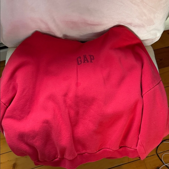 GAP Tops - GAP Vibrant Red Pullover